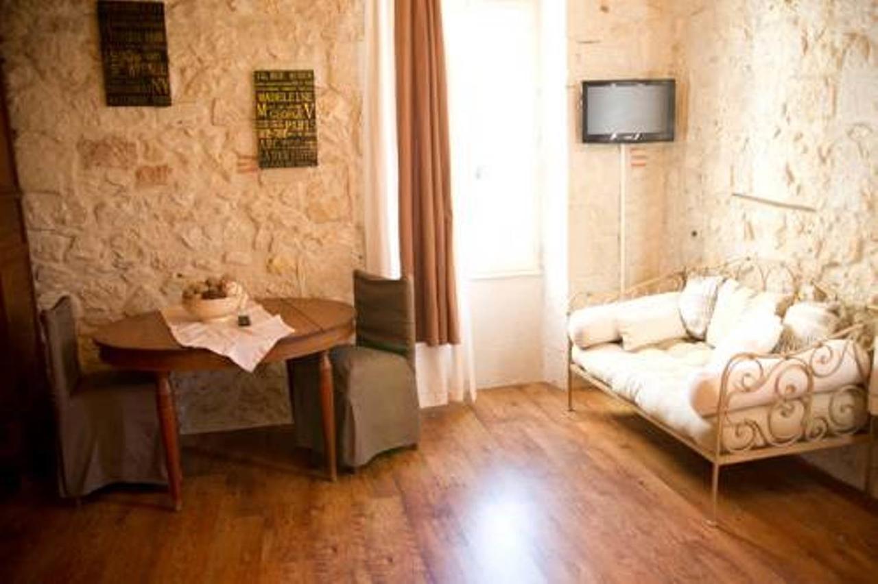 La Romieu B&B L'Etape D'Angeline מראה חיצוני תמונה